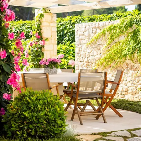 Lemongarden - Adults Only Hotel Sutivan